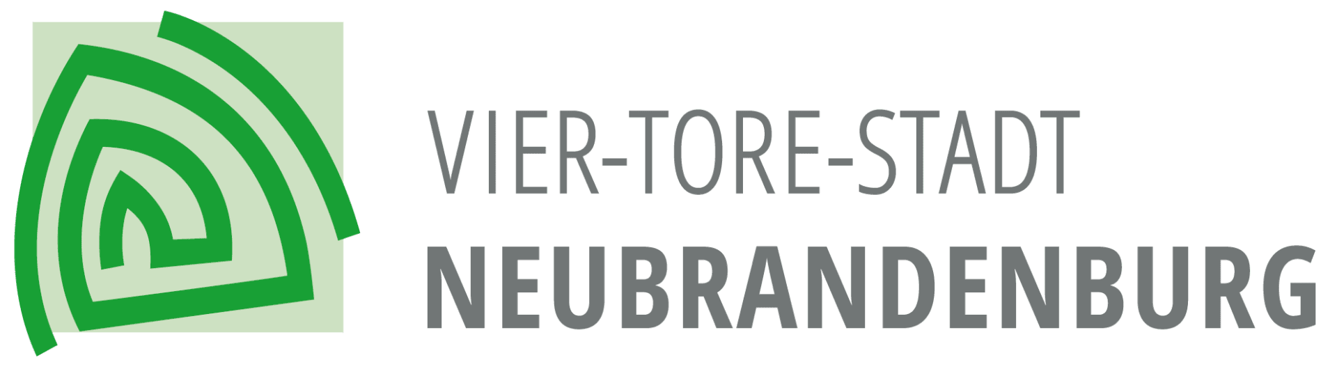 Vier-Tore-Stadt Neubrandenburg Logo: Abstraktes, grünes Symbol und grauer Text. VTS_NB_linksbuendig_21.png